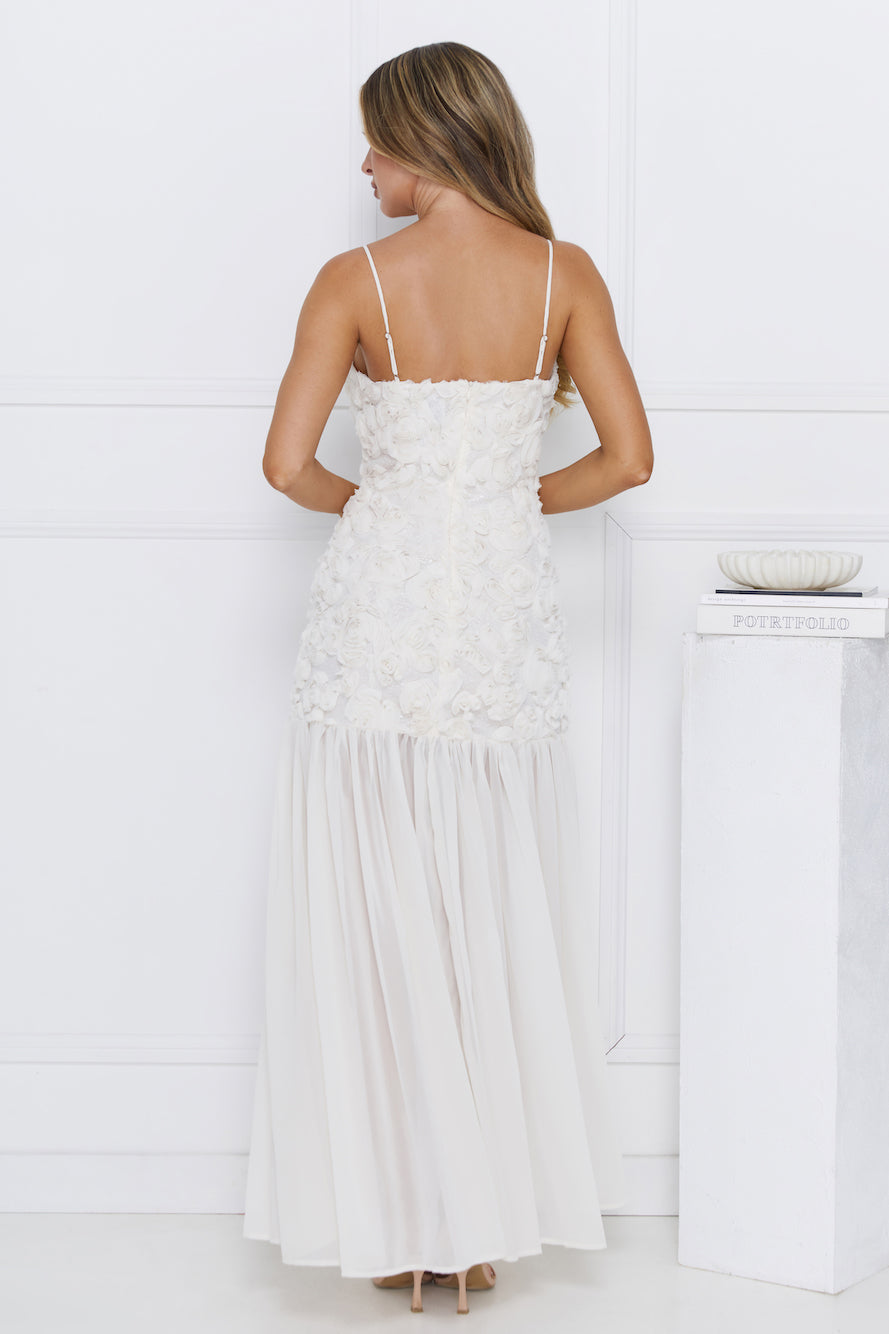 Dreamer��s Delight Maxi Dress Cream