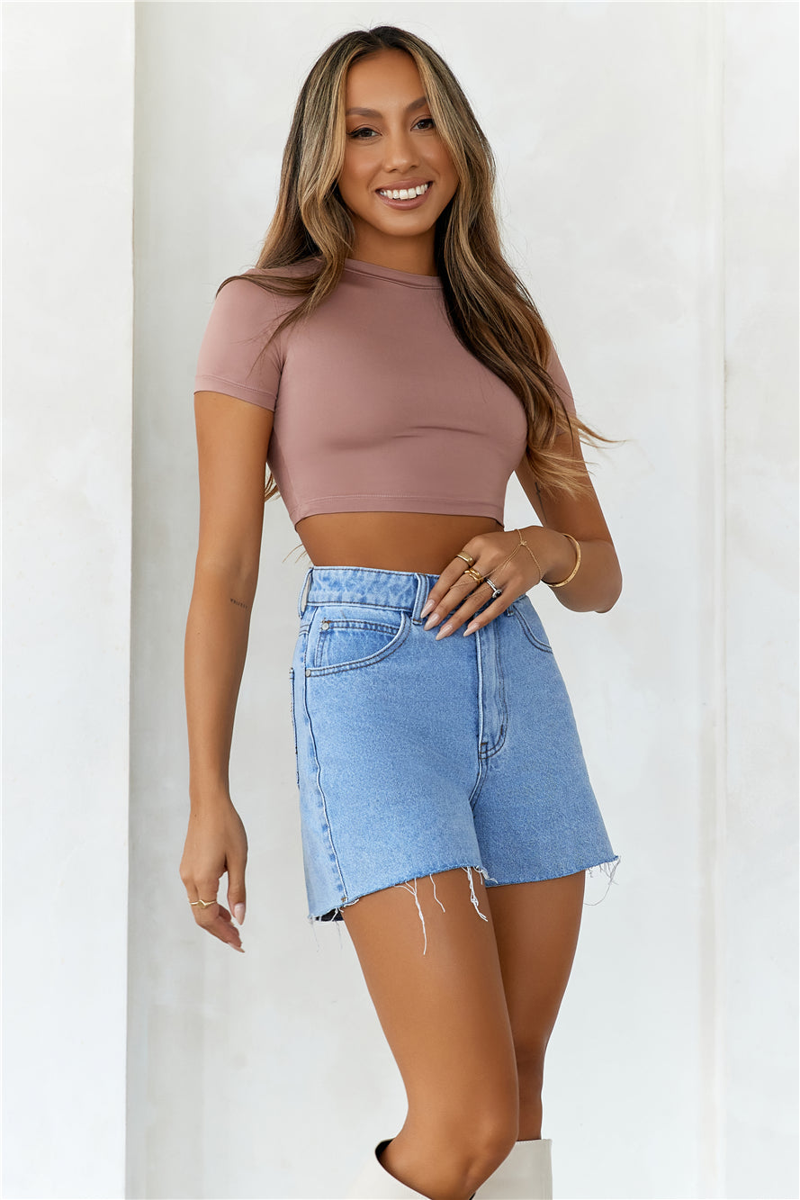 HELLO MOLLY BASE The Baby Tee Crop Top Mocha
