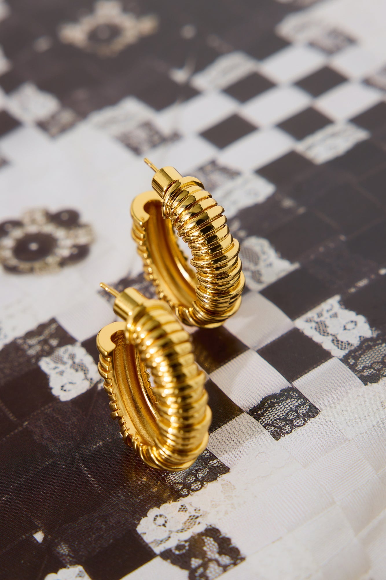 18k Gold Plated Frosted Hoop Earrings Gold