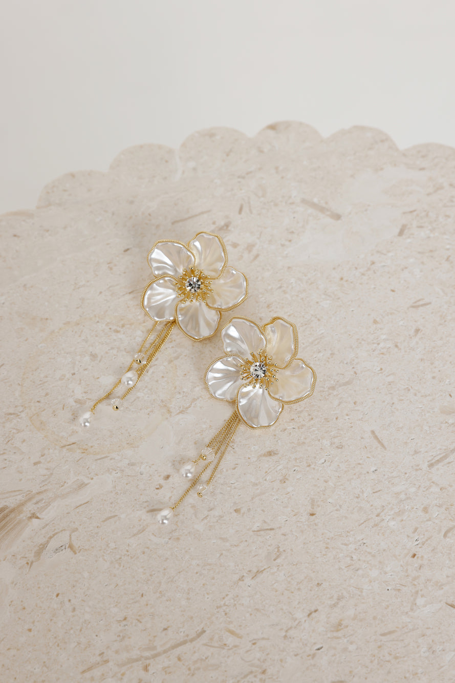 18k Gold Plated Florals Of Pearl Earrings Gold