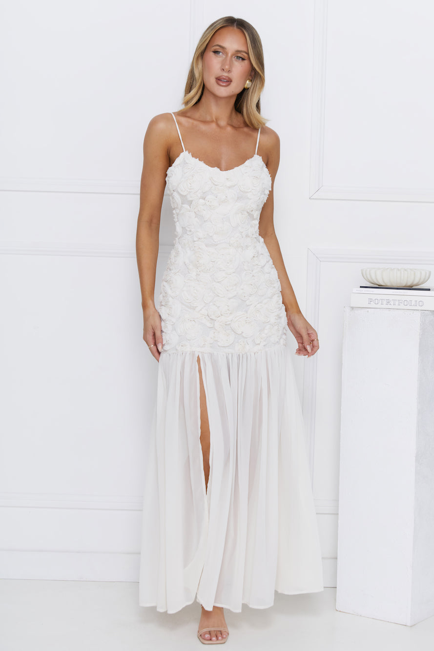 Dreamer��s Delight Maxi Dress Cream