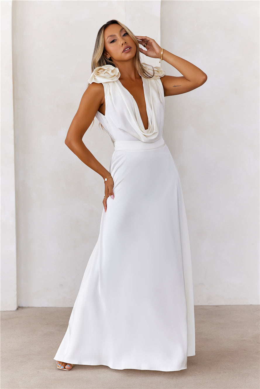 Romance In Roses Maxi Dress Cream