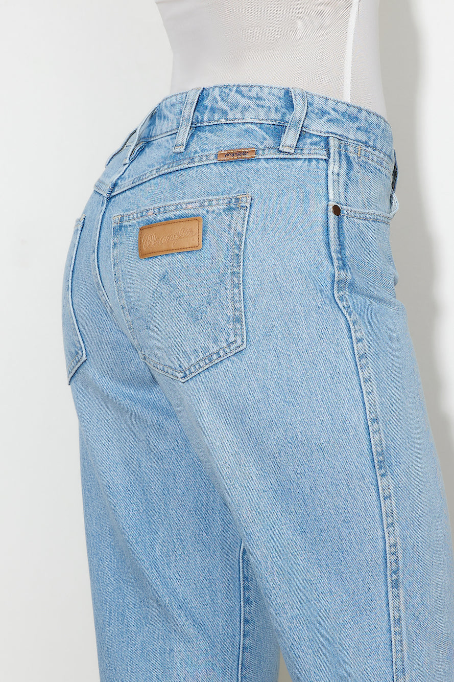 WRANGLER Low Rise Claudia Straight Jeans Blue Star Dust