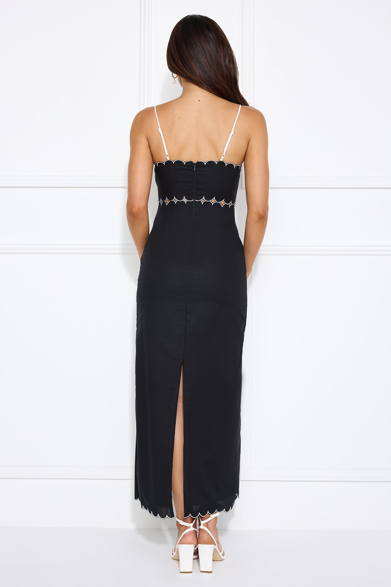 Tranquil Beauty Midi Dress Black