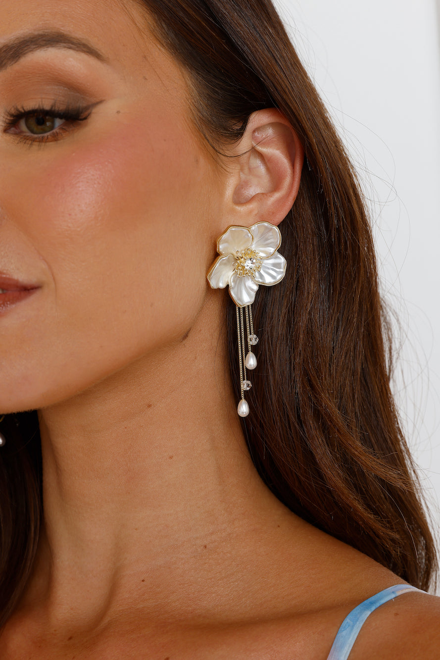 18k Gold Plated Florals Of Pearl Earrings Gold