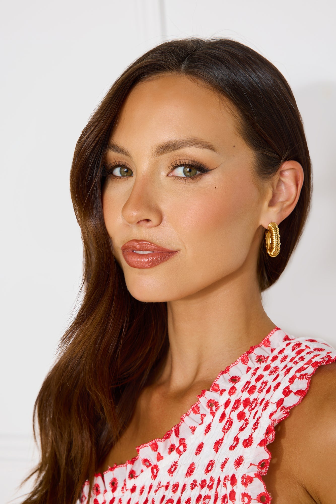 18k Gold Plated Frosted Hoop Earrings Gold