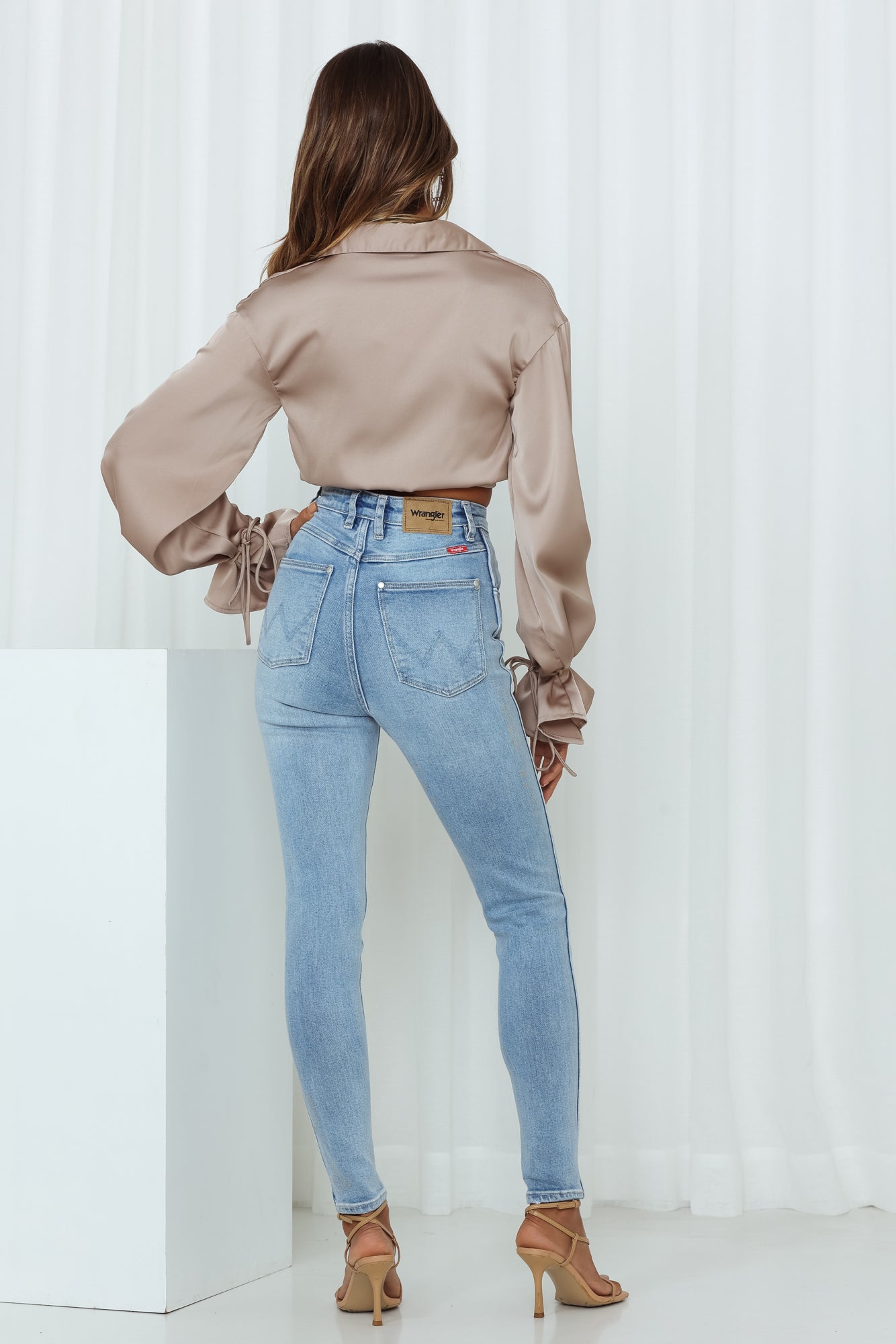 WRANGLER HI PINS CROPPED SKINNY JEANS PALE