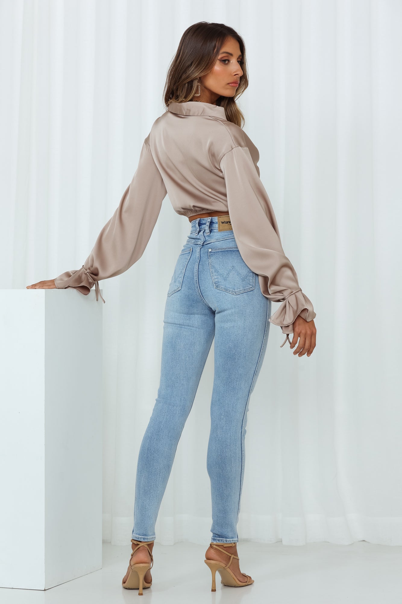 WRANGLER HI PINS CROPPED SKINNY JEANS PALE